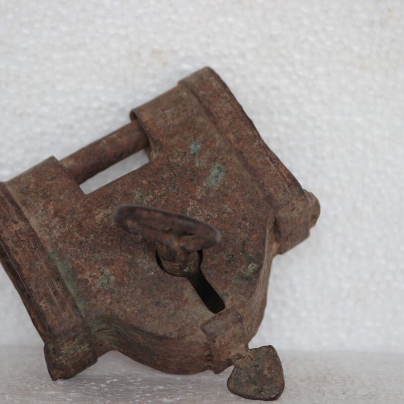 RARE OLD VINTAGE Rustic Iron Lock-Key Antique Design Home Decor Collectible