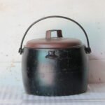 Old Vintage 8Quarts Cast Iron Pot Antique Home Decor Collectible Made in England