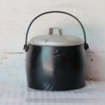 Old Vintage 4Quarts Cast Iron Pot Antique Home Decor Collectible Made in England