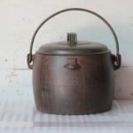 Old Vintage 6Quarts Cast Iron Pot Antique Home Decor Collectible Made in England