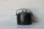 Old Vintage 4Quarts Cast Iron Pot Antique Home Decor Collectible Made in England - Image 2