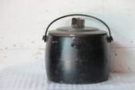Old Vintage 7Quarts Cast Iron Pot Antique Home Decor Collectible Made in England - Image 2