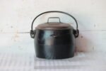 Old Vintage 6 Pints Cast Iron Pot Antique Home Decor Collectible Made in England - Image 2