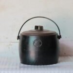 Old Vintage 7Quarts Cast Iron Pot Antique Home Decor Collectible Made in England