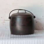 Old Vintage 5Quarts Cast Iron Pot Antique Home Decor Collectible Made in England