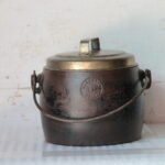 Old Vintage 6Quarts Cast Iron Pot Antique Home Decor Collectible Made in England