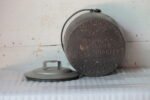 Old Vintage 5Quarts Cast Iron Pot Antique Home Decor Collectible Made in England - Image 4