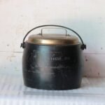 Old Vintage 6Quarts Cast Iron Pot Antique Home Decor Collectible Made in England