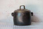 Old Vintage 4Quarts Cast Iron Pot Antique Home Decor Collectible Made in England - Image 2
