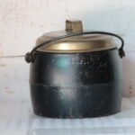 Old Vintage 6 Pints Cast Iron Pot Antique Home Decor Collectible Made in England