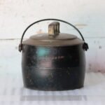 Old Vintage 4 Pints Cast Iron Pot Antique Home Decor Collectible Made in England