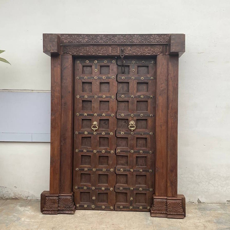 P-404.jpg Traditional Wooden Door, 6.9 Feet Large Wooden Carved Door - Image 1
