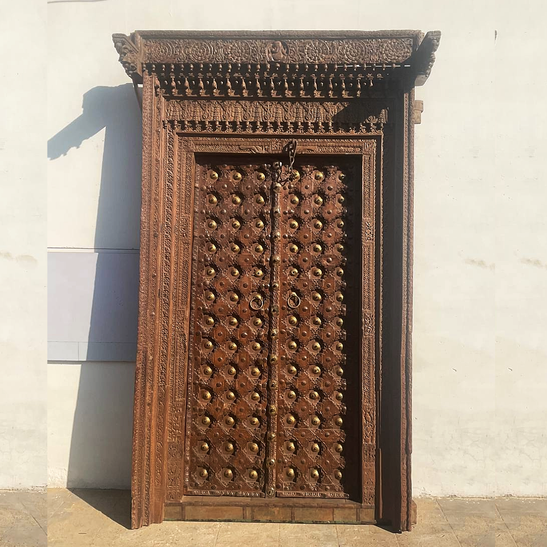 Untitled-2025-01-11T151320.621.png 8.5 feet large Antique Shekhawati Door, Heritage Doors - Image 1
