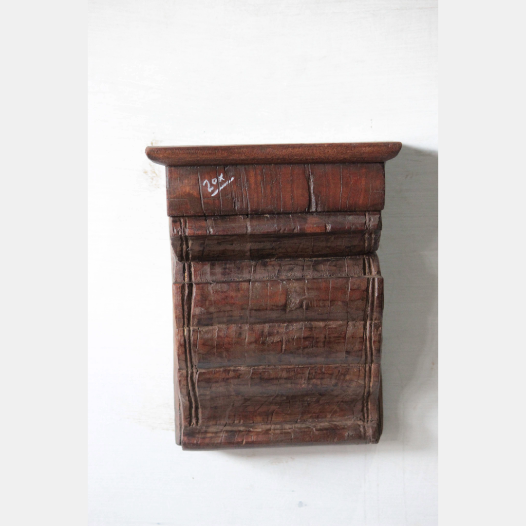 Untitled-2025-01-14T172722.417.png Handcrafted Vintage Wooden Wall Hanging Shelf - Image 1