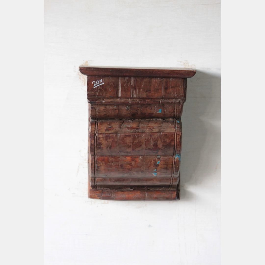 Untitled-2025-01-15T163944.660.png Handcrafted Vintage Wooden Wall Hanging Shelf - Image 1
