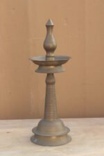 Exquisite 18-Inch Antique Kerala Brass Lamp Nilavilakku – Heavy Gauge (1.25 kg) - Image 3