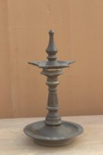 Exquisite 15-Inch Antique Kerala Brass Lamp Nilavilakku – Heavy Gauge (3.40 kg) - Image 4