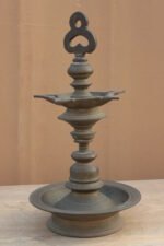 Exquisite 17-Inch Antique Kerala Brass Lamp Nilavilakku – Heavy Gauge (5.75 kg) - Image 2