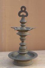 Exquisite 17-Inch Antique Kerala Brass Lamp Nilavilakku – Heavy Gauge (5.75 kg) - Image 3