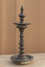 Exquisite 19-Inch Antique Kerala Brass Lamp Nilavilakku – Heavy Gauge (4.25 kg) - Image 2