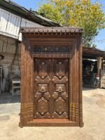 Luxurious 7.5 Feet Antique Indian Wooden Door – Intricately Carved South Indian Heritage Masterpiece - Image 9