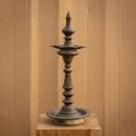 Exquisite 19-Inch Antique Kerala Brass Lamp Nilavilakku – Heavy Gauge (4.25 kg)