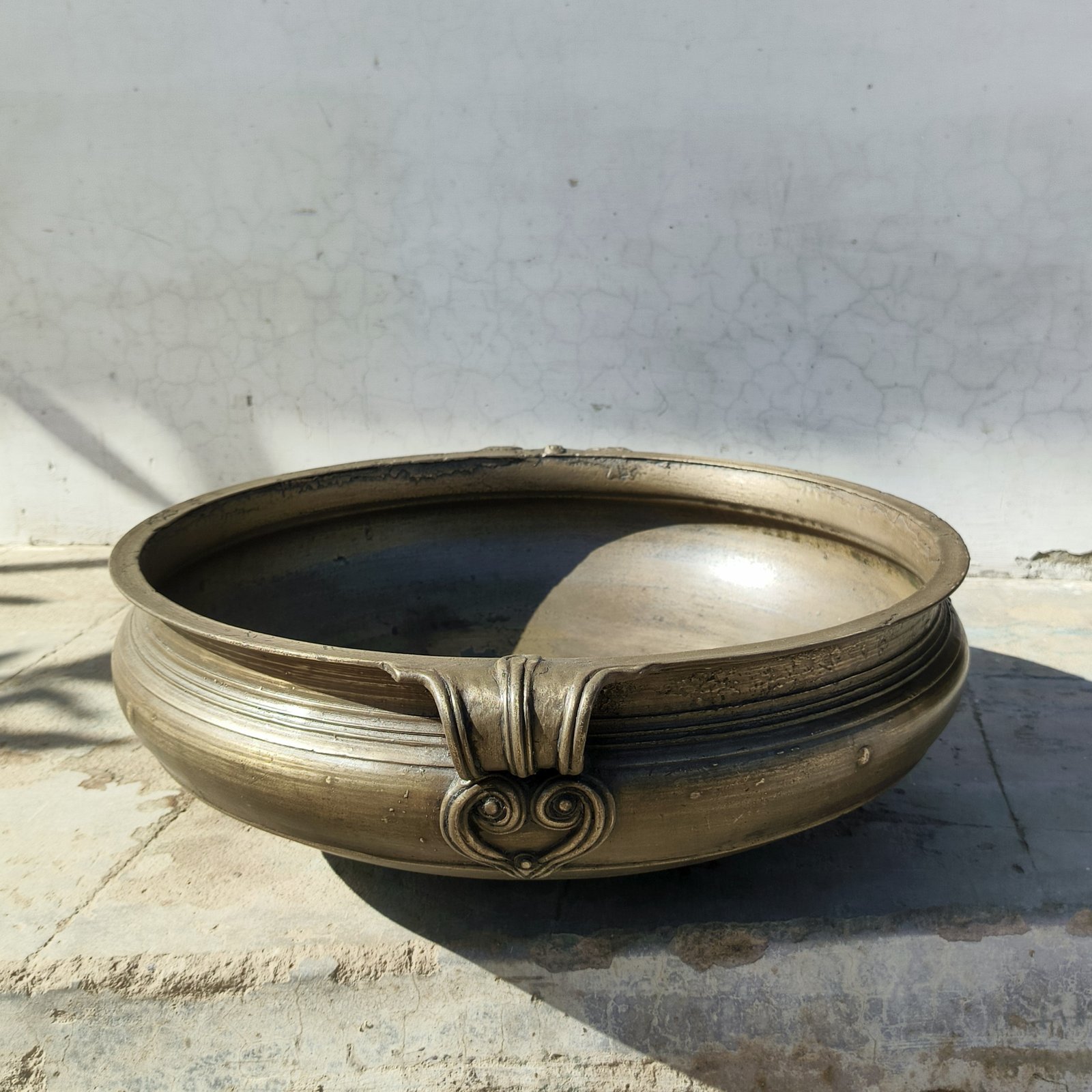 Urli-10 (3) Vintage Brass Urli Bowl | Antique Indian Centerpiece | Traditional Brass Décor for Floating Flowers & Candles - Image 1